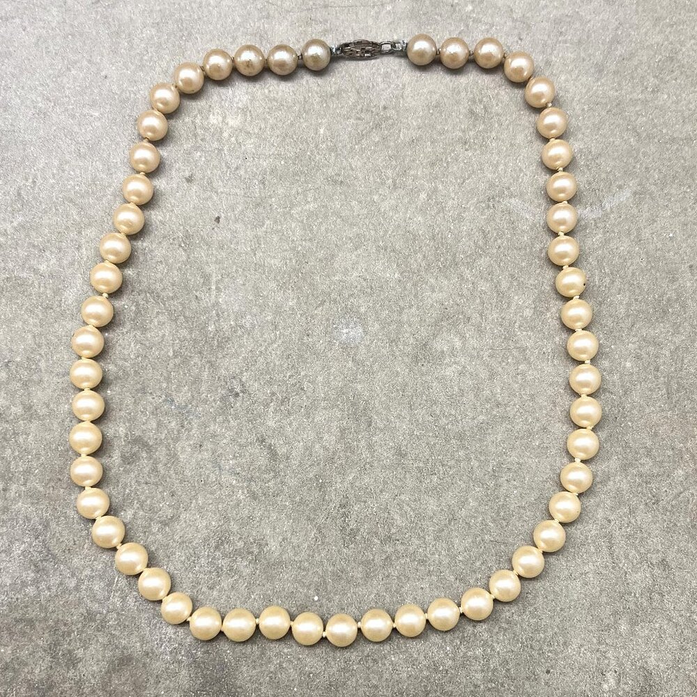 Beautiful Vintage Genuine 8.5" Knotted Peach-Toned Pearl Necklace